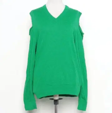 파메오 포즈 오픈 숄더 니트 V넥 그린 스웨터