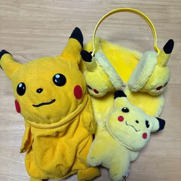 피카츄 외출 3종 세트 (백팩, 머플러, 귀마개)
