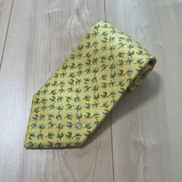 dunhill 잎 패턴 옐로우 컬러 넥타이