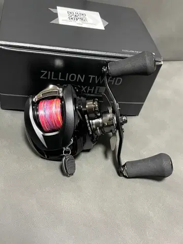 다이와 22 지리온 TW HD 1000XHL (왼쪽)