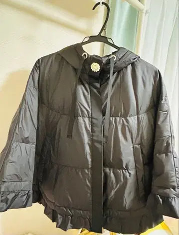 M'S GRACY 블랙 프릴 다운 판초 38