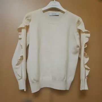 LOULOU WILLOUGHBY 프릴 니트 스웨터