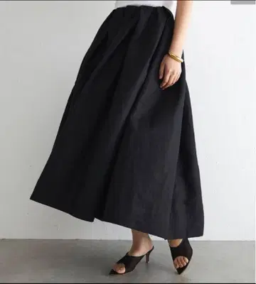 극레어 새상품급 Whim Gazette 하세가와 쿄코 콜라보 볼륨 스커트