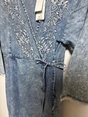 자수 장식 데님 블루 긴팔 원피스