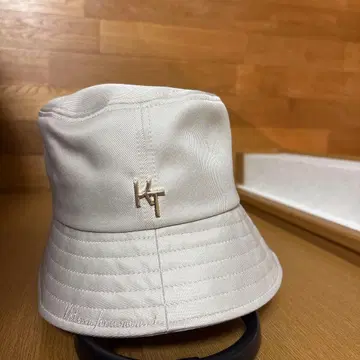 KT 버킷햇 베이지 58cm
