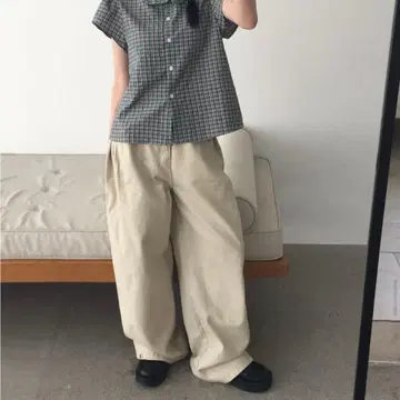 nugu 사이드 턱이 들어간 와이드 치노 팬츠