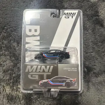 MINI GT LB-WORKS BMW M4 1/64
