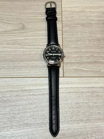 SUNFLAME 블랙 가죽 아날로그 손목시계