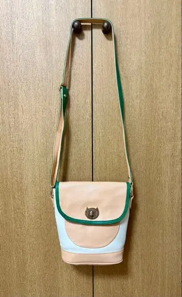 [ 츠모리치사토 ] 숄더백 바이컬러 가죽 고양이