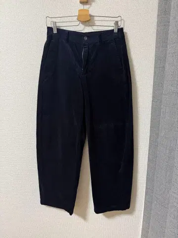 유니클로 코듀로이 커브 팬츠 네이비 M 사이즈