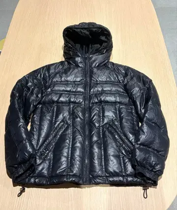 레어 올드 유니클로 프리미엄 다운 자켓 y2k 육중한 광택 짧은 기장