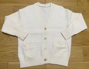 yori 요리 화이트 V넥 가디건 울