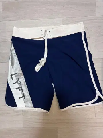 LYFT 네이비 숏팬츠 XS