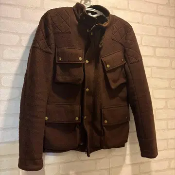 빔즈 인터내셔널 갤러리의 Vaporize 자켓