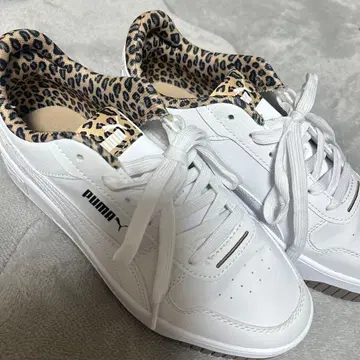 새상품 PUMA 플랫폼 스니커즈 화이트 레오파드 무늬 23.5cm