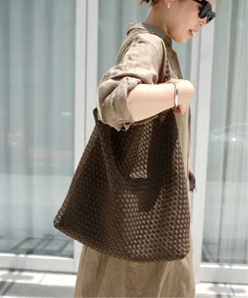 새상품 NAGHEDI Nomad Large Hobo 브라운
