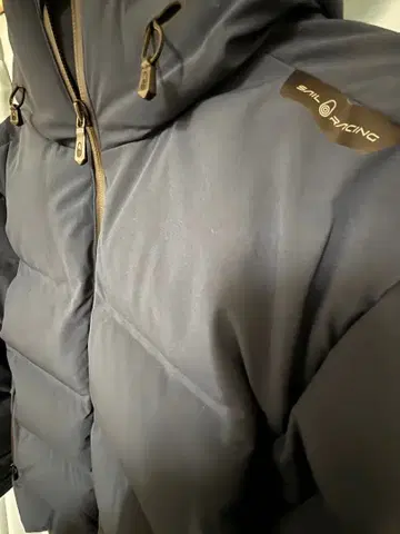 Sail Racing 후드 부착 다운 자켓 네이비