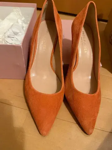 스웨이드 펌프스 오렌지 37.5 24.5