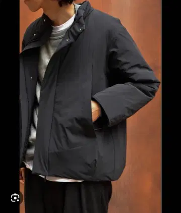 데상트 얼터레인 Insulated Lightweight Jacket