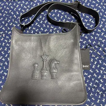 이아파피요네 IOPELLE ear 별주 체스 라운드 숄더백