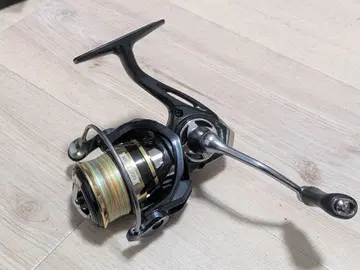 스피닝 릴 2500S 중화 낚시릴