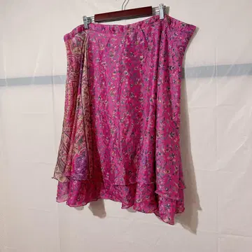 새상품급 플라워 프린트 핑크 플레어 스커트 리버서블 스커트