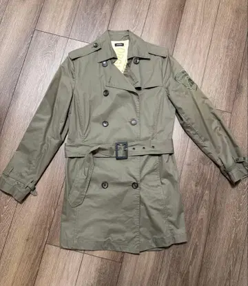 람보르기니 올리브 그린 트렌치코트