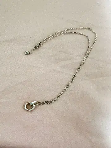 Quiet Room 목걸이