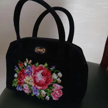 FEILER 블랙 플라워 자수 핸드백 새상품