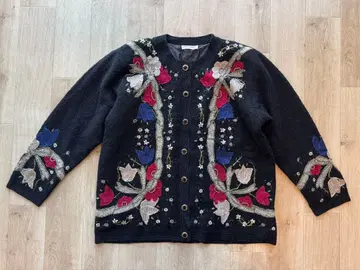 ORIENT GRACE 꽃무늬 자수 가디건