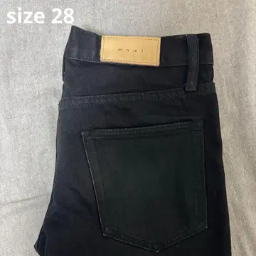 [ mnml ] 스키니 핏 데님 블랙 데미지 가공