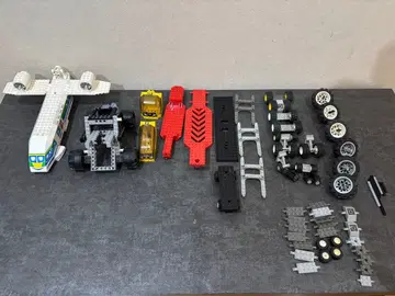 레고 비행기 모델과 부품 세트