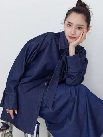 [ 새상품급 ] 러그나문 류바시 유이 콜라보 와이드 슬리브 타이 넥 셔츠