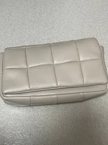 베이지 퀼팅 숄더백