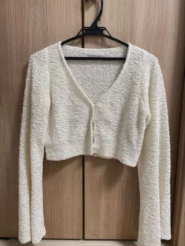 LILLIAN CARAT 샤기 숏 가디건