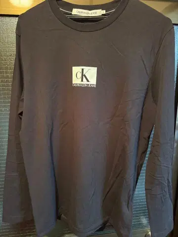 CALVIN KLEIN JEANS 긴팔 T셔츠 블랙