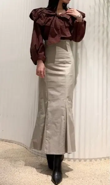 스나이델 SNIDEL 하이웨스트 타이트 헴 플레어 스커트 사이즈:00