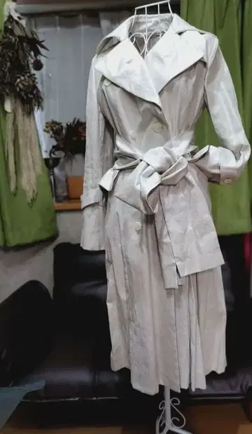 BASILE 28 펄 색상 계열 호일 롱 코트 사이즈 40