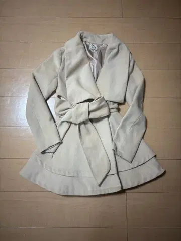 베이지 트렌치코트 미니 트렌치 리본 프릴 코트 원피스