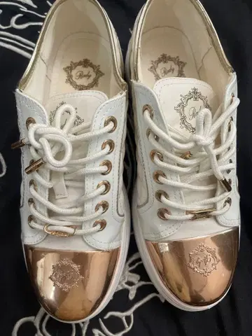 rady 화이트 골드 토캡 스니커즈 퀼팅