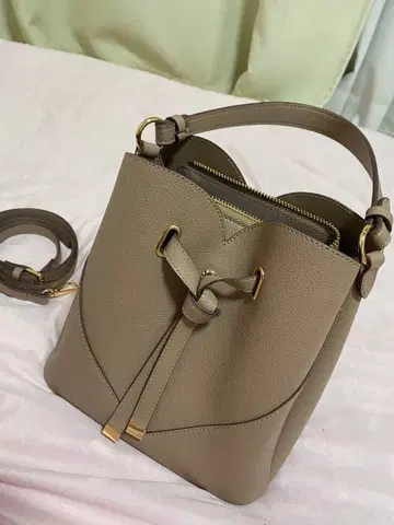 vis 하트컷 백 베이지