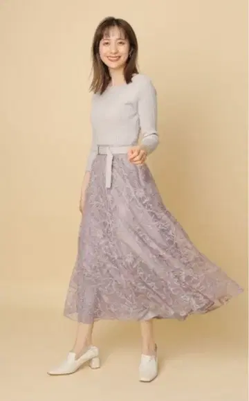 리랜드트루 선터치 자수 도킹 원피스