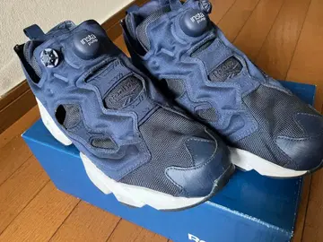 리복 인스타 펌프 퓨리 네이비