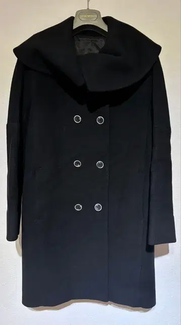 seta ichiro의 블랙 울 혼방 피코트