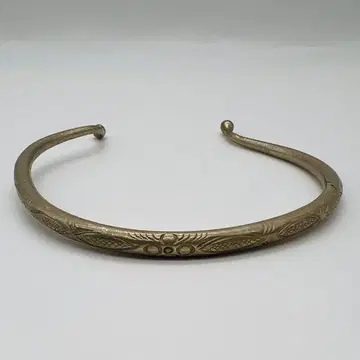 엠보싱 가공 금속제 뱅글 프리 사이즈