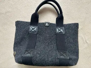 그레이 울 토트백 내 포켓 부착