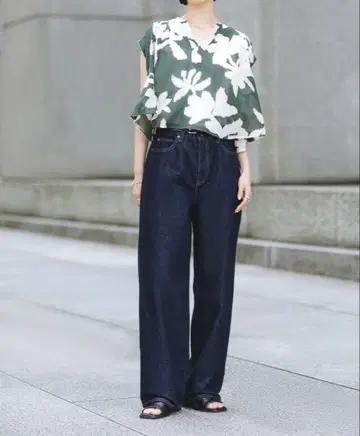 [ 새상품 ] 유니클로    코튼 레이온 꽃무늬 블라우스