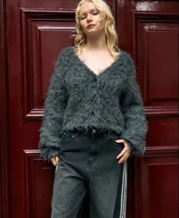 [새상품급] the toe 샤기 가디건 그레이