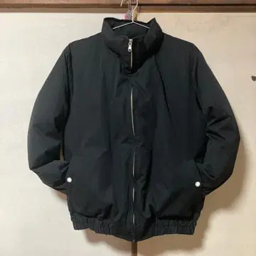 UNIVERSAL PRODUCTS. 블랙 다운 자켓 1ldk