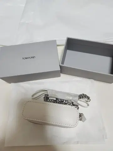 새상품 TOM FORD 2025 tomford 체인 립 케이스